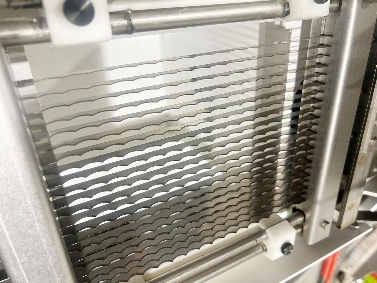 Used Oliver Bagel Slicer - Model 738