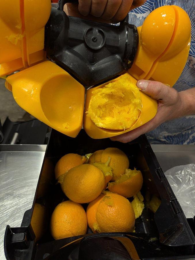 Used Zumex Soul Series 2 Smart Citrus Juicer - brand new