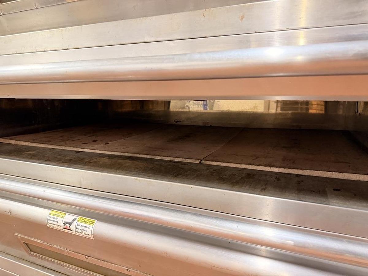 Used AMERICAN BAKING SYSTEMS 4 DECK BREAD OVEN - LIKE NEW 