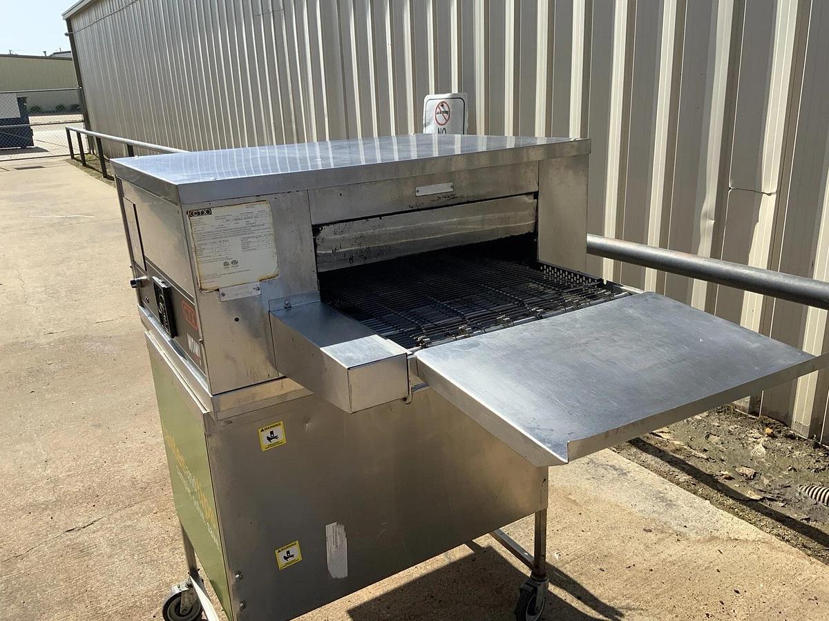 Used 2019 Middleby Marshall CTX DZ33I Infrared Radiant conveyor pizza oven melt