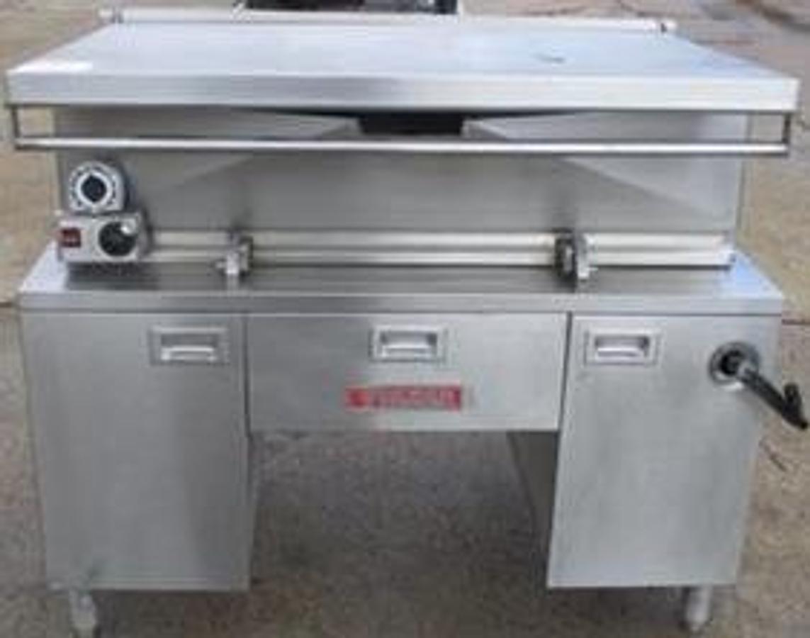 Used Vulcan natural gas tilting skillet