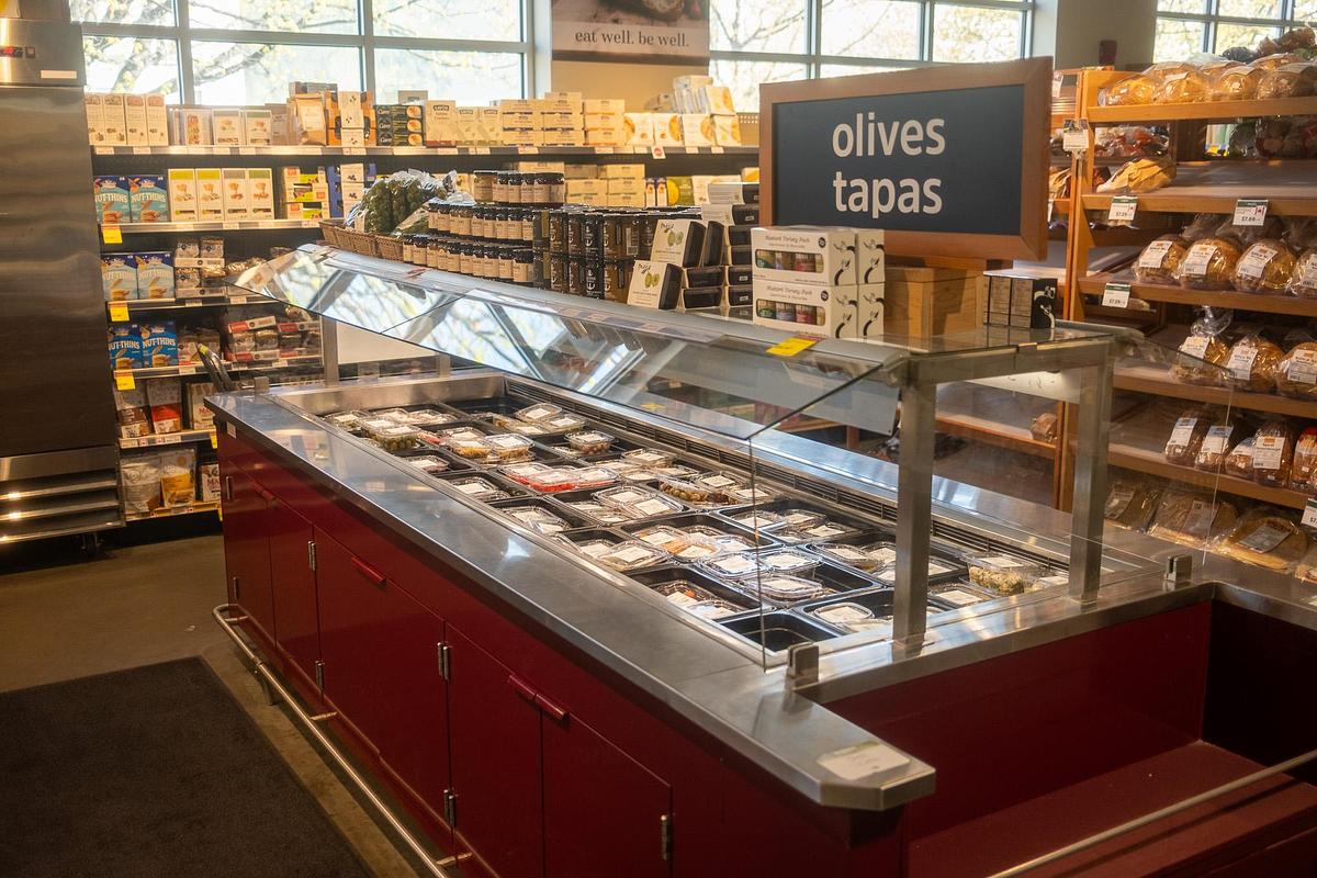 Used Refrigerated displayh  open case with sneeze guards