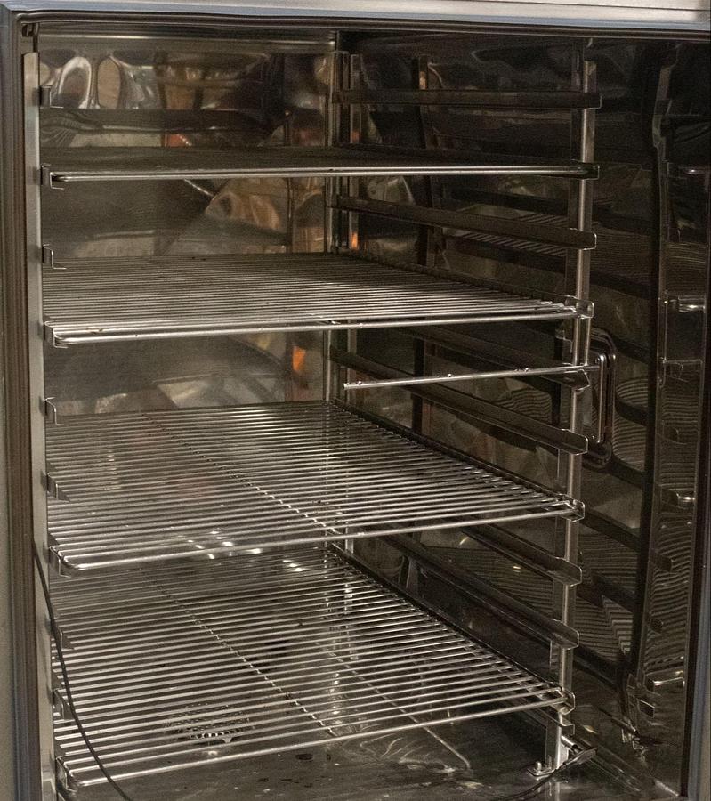 Used  RATIONAL SCC102G NATURAL GAS COMBI OVEN W/ STAND