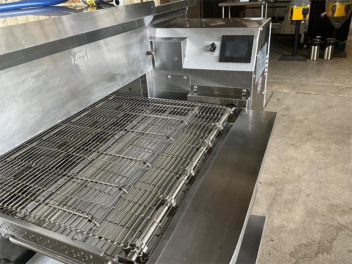 Used 2023 Middleby Marshall gas conveyor double oven - PS638G