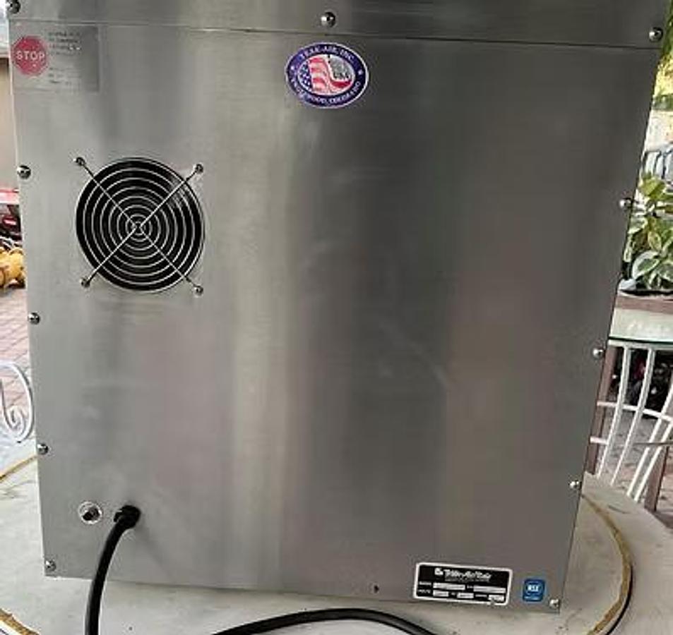 Refurbished Track Air Fryer - no vent needed