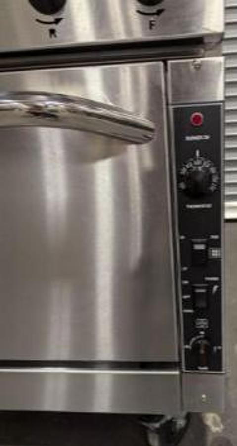 Used NEW ROYAL SINLGE 36" FOUR BURNER 12" GRIDDLE COMBO CONVECTION RANGE - price has been slashed