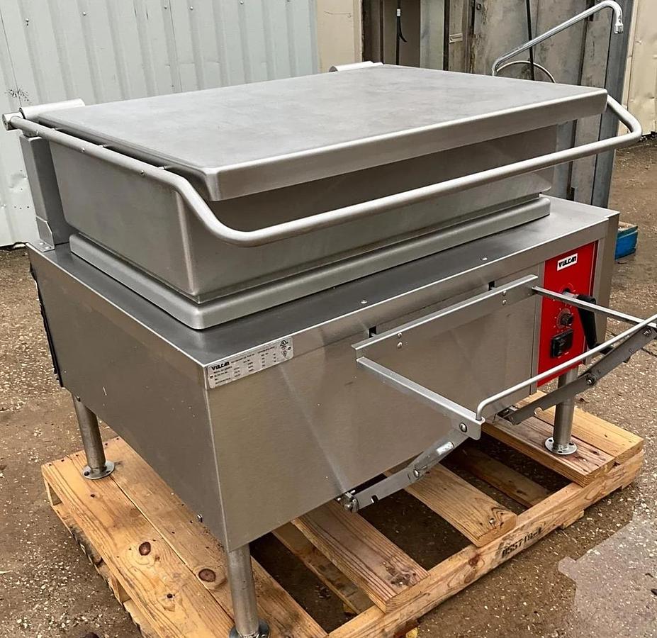 Used Vulcan 40 gallon electric tilt skillet