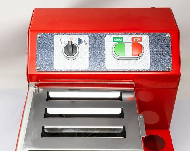 Trento 2.86 lb (1.3 kg) Countertop Pasta Machine, Red – 0.5 HP, 110V