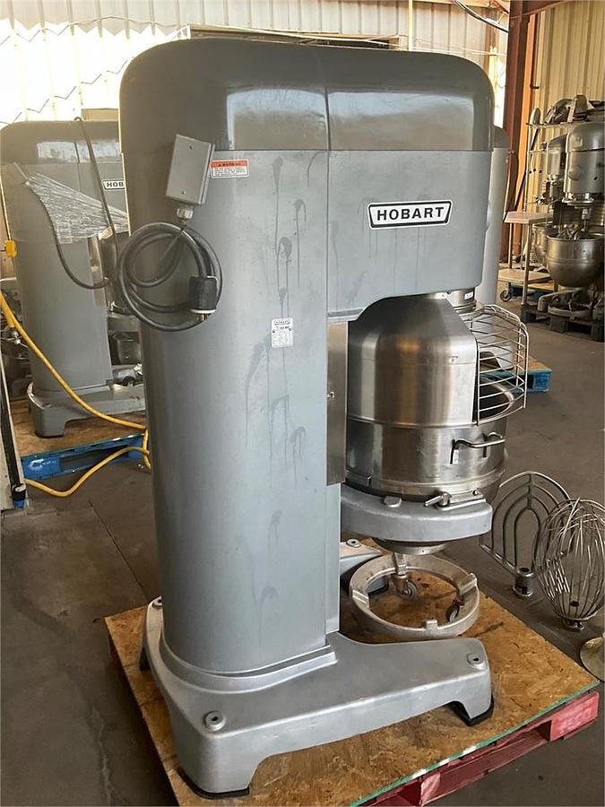 Used Hobart M802 80qt dough mixer
