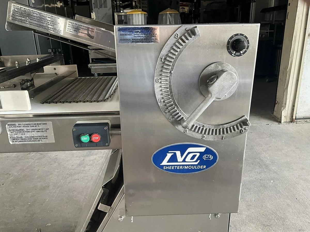 Used LVO dough sheeter roller moulder SM24 French bread bakery 6" 9" 12" 22" plate 