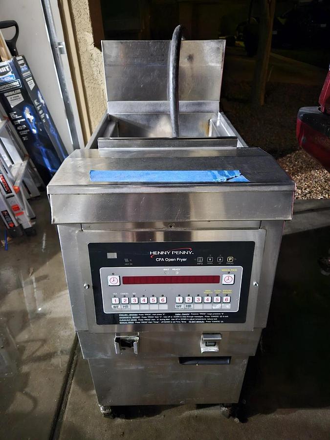 Used HENNY PENNY OFE-321 F NEW!!! ELECTRIC OPEN FRYER, 208V/60HZ/3PH