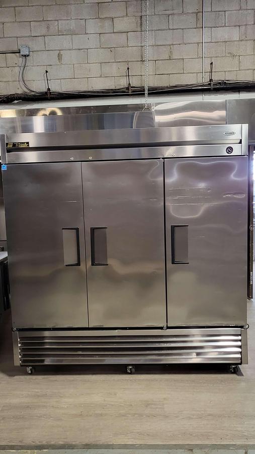 Used True T-72F Reach In Freezer