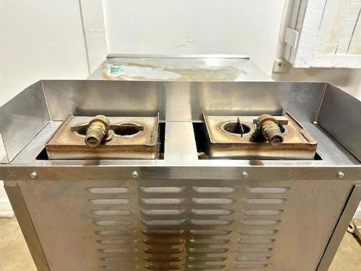 Used CLEVELAND 24CGA10.2" H.D COMMERCIAL STEAMCRAFT 10 PANS NATURAL GAS STEAMER