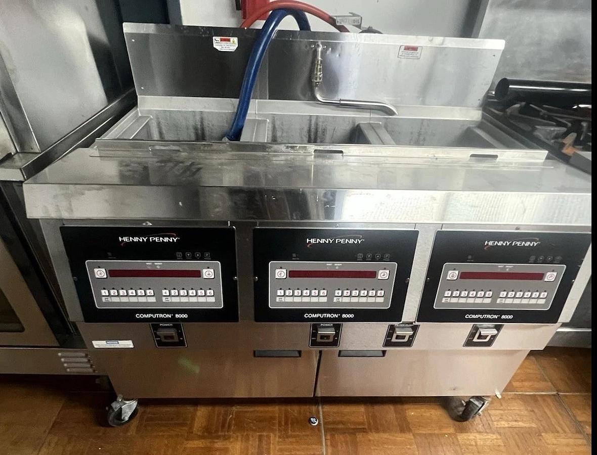 Used HENNY PENNY 3 SECTION 195 GALLON FRYER COMMERCIAL USED WITH FILTRATION SYSTEM - MODEL OFG-323