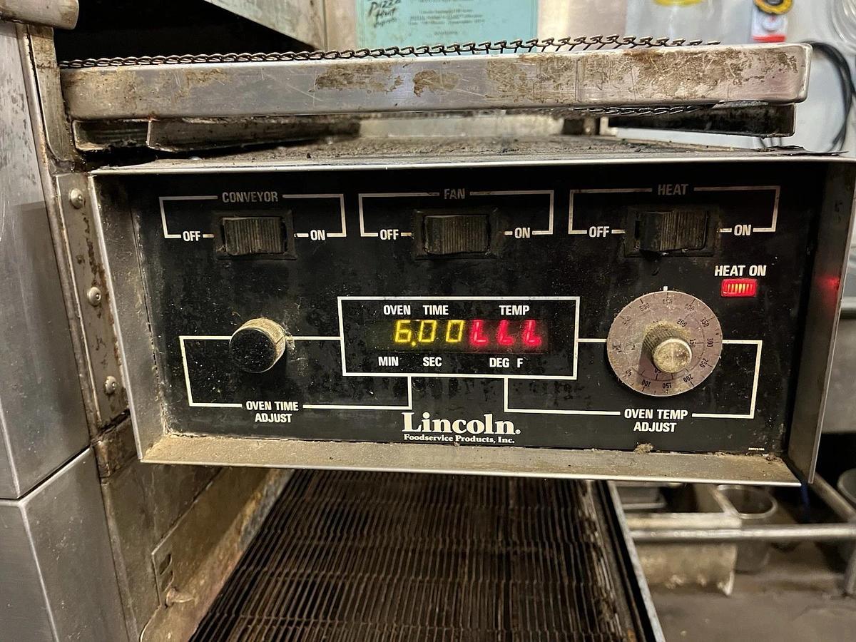 Used LINCOLN IMPINGER ELECTRIC COUNTERTOP PIZZA CONVEYOR OVEN MODEL 1162