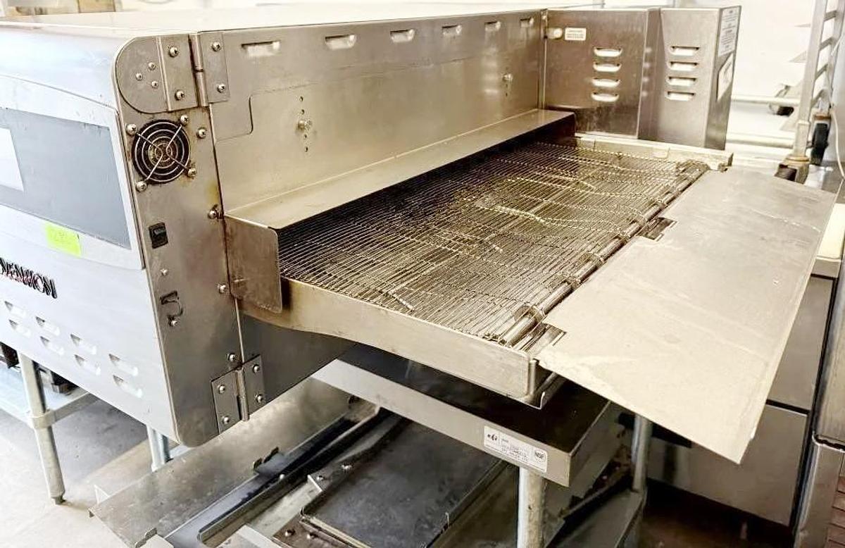 Used OVENTION C2600 CONVEYOR OVEN, 208/240V 3PH