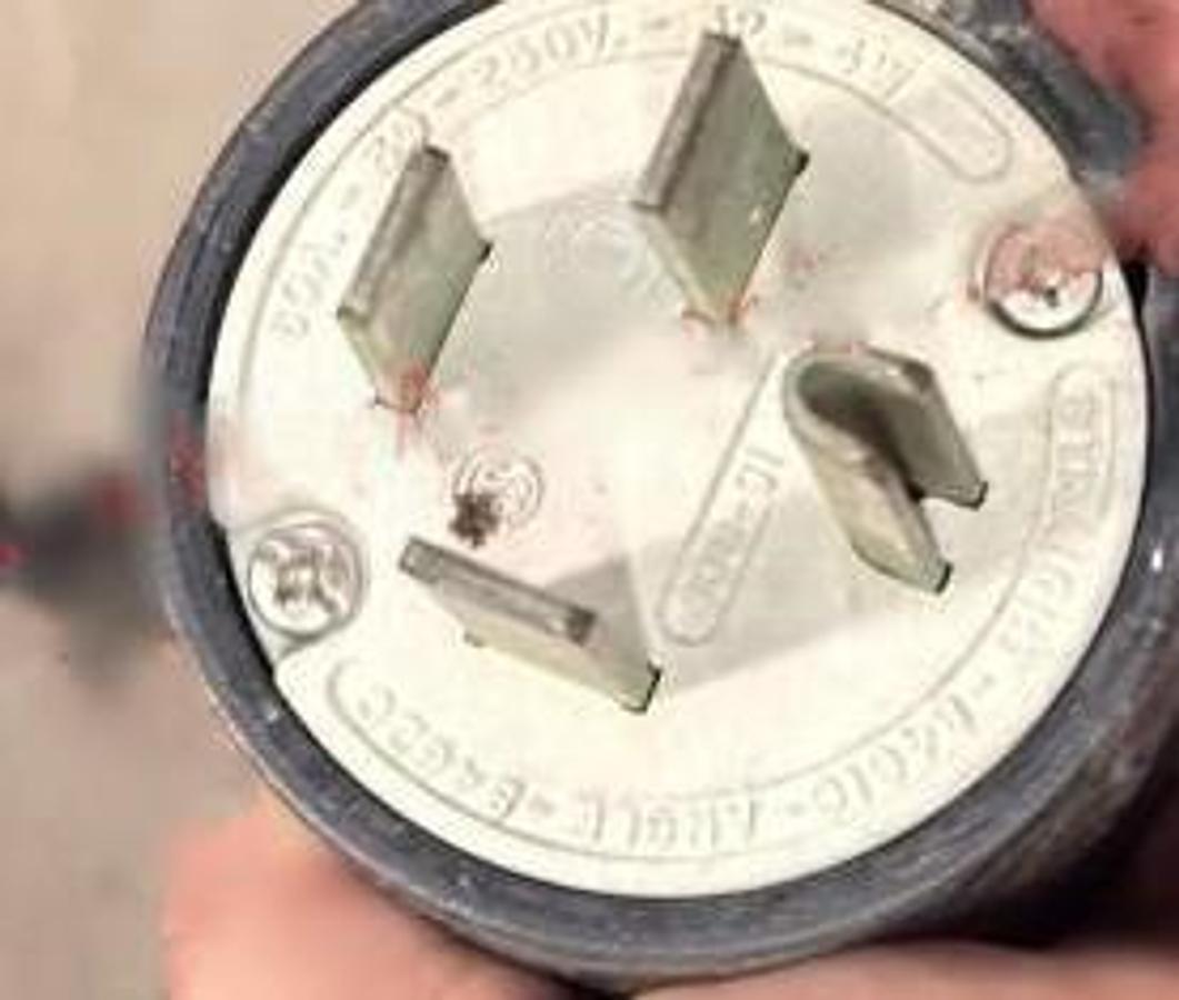 Used WELLS SELF-CONTAINED VENTLESS GRIDDLE