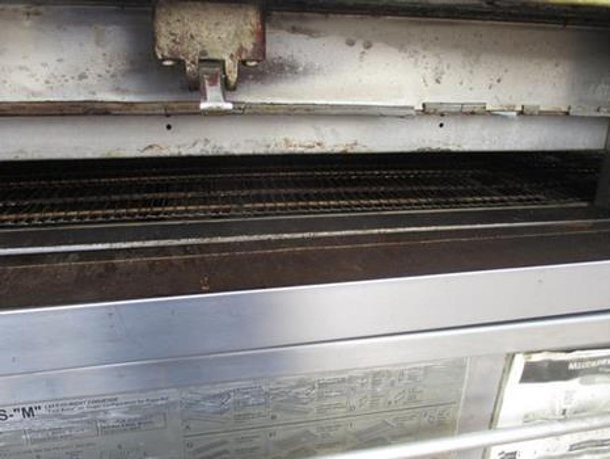Used MIDDLEBY MARSHALL GAS CONVEYOR PIZZA OVEN