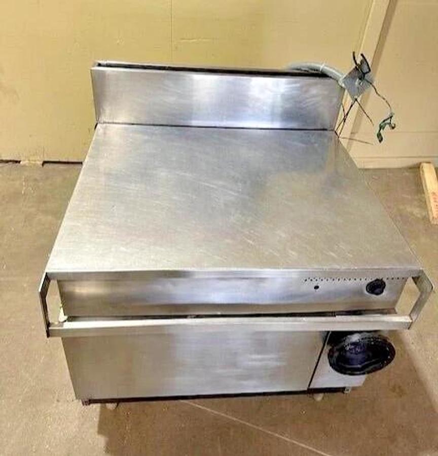 Used SOUTHBEND BPE-40M" ELECTRIC 1 PHASE MANUAL TILT 40 GAL SKILLET BRAISING PAN