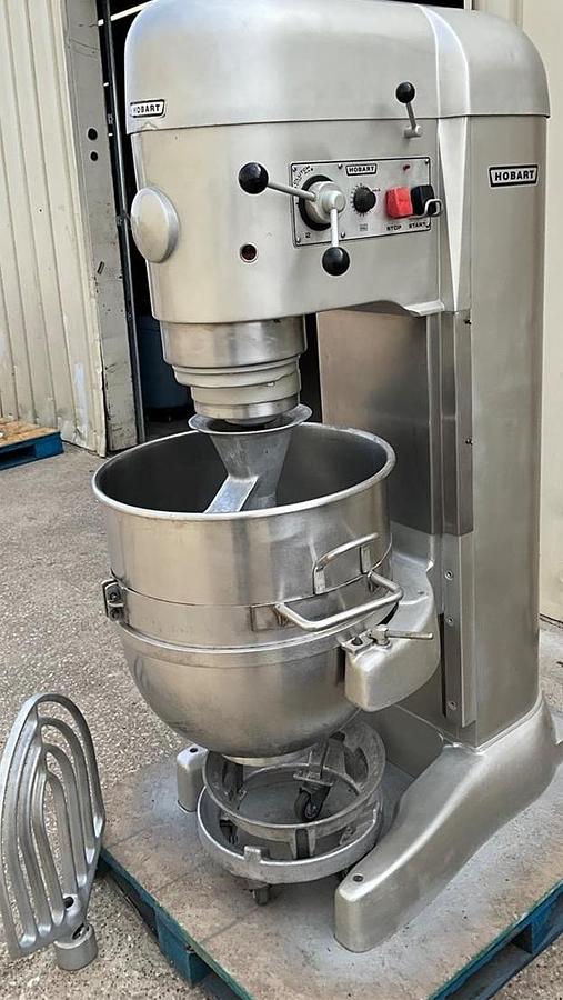 Used Hobart 140qt dough mixer -V1401