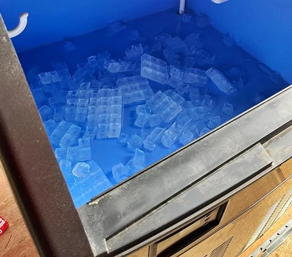 Used Snooker Ice Machine 160LBS/24HRS Capacity