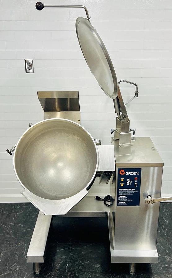 Used Groen DH/20 20 Gallon Steam Jacketed Tilting Kettle - Tilt - Natural Gas