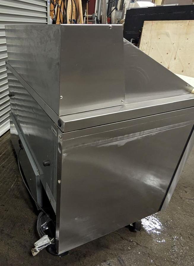 Used True TSSU-48-18M-B-HC 48" Refrigerated Sandwich/Salad Prep Table