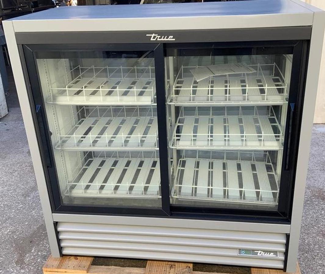 Used True GDM-41CPT  - 48" DISPLAY COOLER -BRAND NEW - 8 Available
