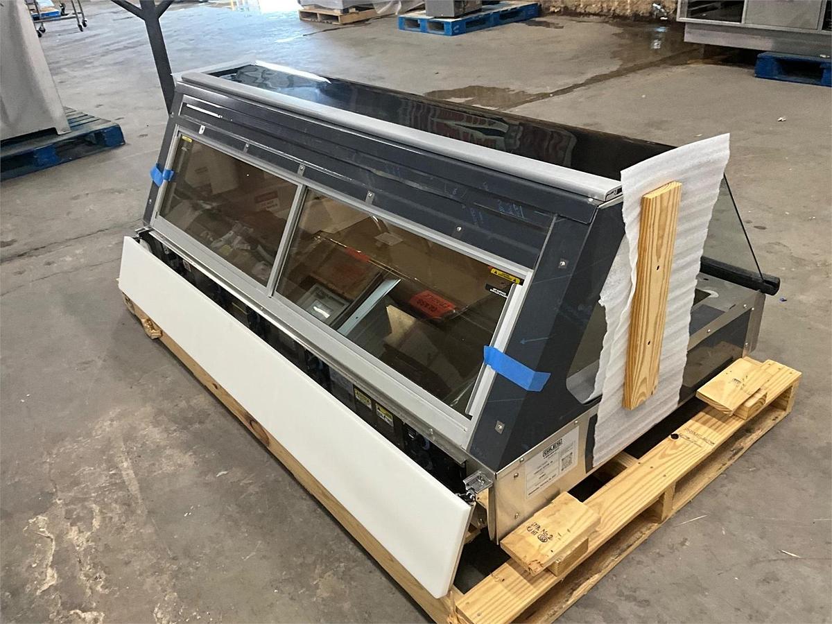 Used 6’ Giles heated food display merchandiser
