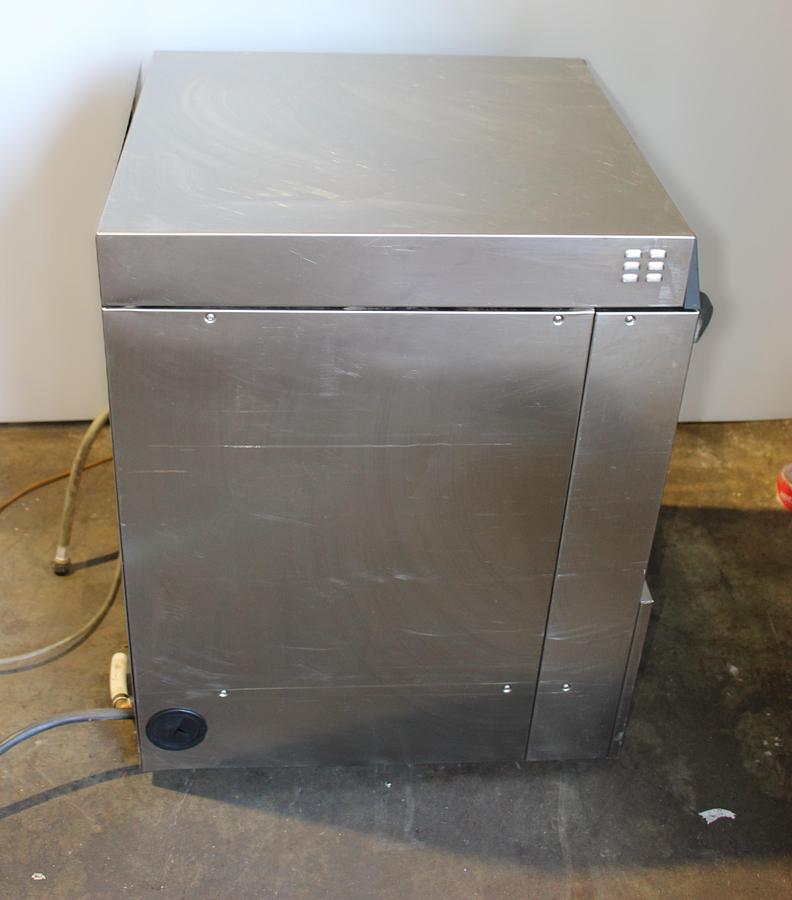 Used 120V - 60Hz - 1360W -