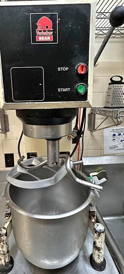 Used BEAR VARIMIXER