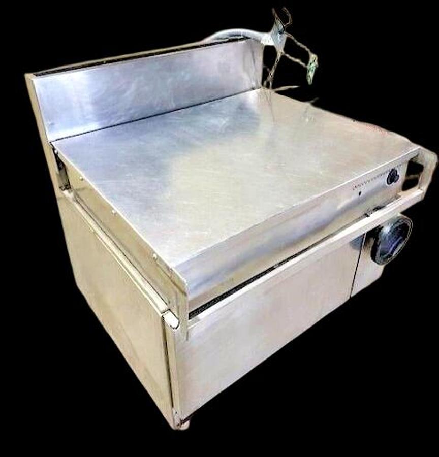 Used SOUTHBEND BPE-40M" ELECTRIC 1 PHASE MANUAL TILT 40 GAL SKILLET BRAISING PAN
