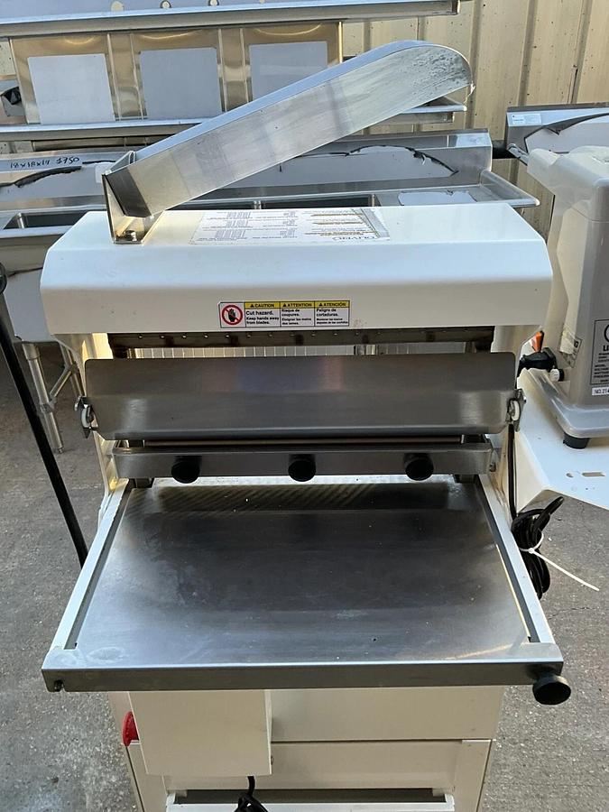 Used 2019 Oliver Bakery Bread Slicer 777-NT with zip tie bag sealer Artisan Bread