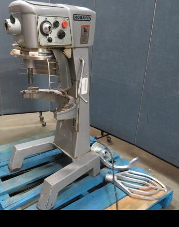 Used Hobart D300 30 QUART MIXERS - 3 AVAILABLE