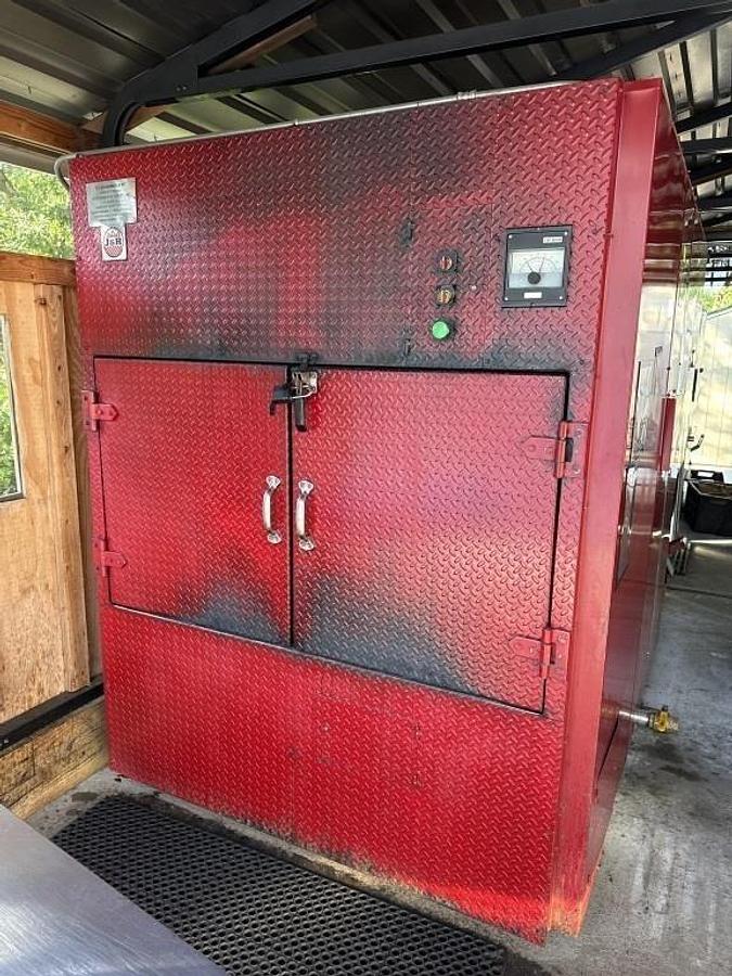 Used J&R OYLER BARBECUE PIT UE800 - RED - OPEN TO OFFERS