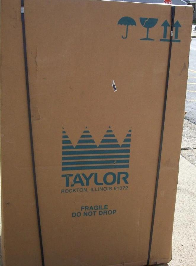 Used NEW Taylor Double Head Milk Shake / Frosty Machine 359-33 - With Light Damage