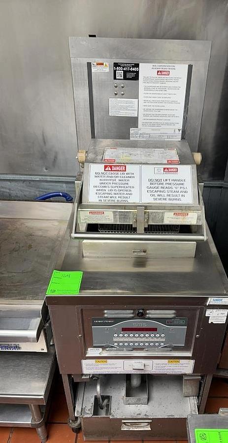 Used Henny Penny PFG-690 Natural Gas Pressure Fryer