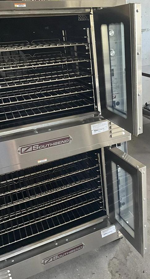 Used 2022 Southbend gas double stack convection oven BGS/23SC Double Deck Energy Star
