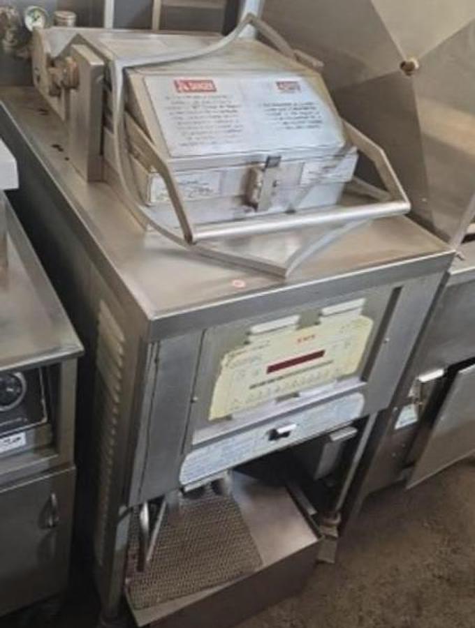 Used Henny Penny pressure fryer