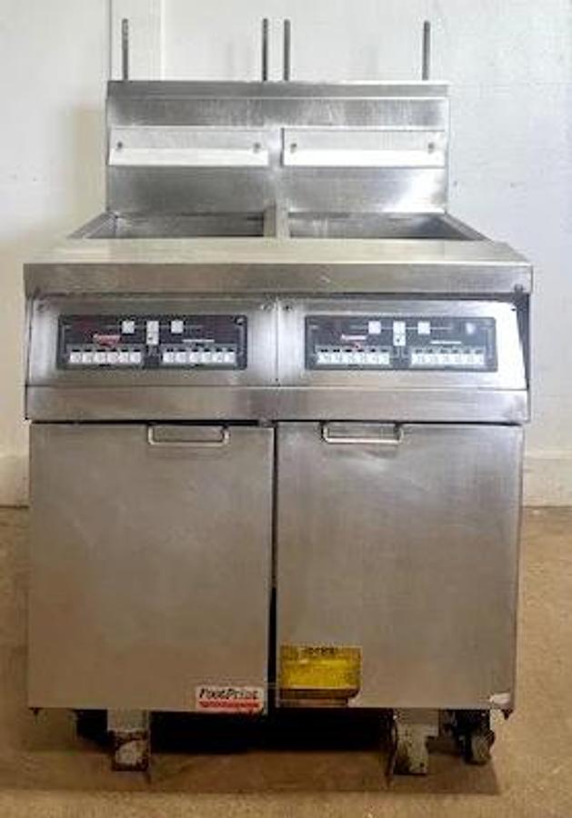 Used FRYMASTER FPH250BLCSD COMMERCIAL N GAS DUAL FRYER W/ DIGITAL READOUT(ON CASTERS)