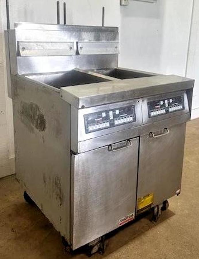 Used FRYMASTER FPH250BLCSD COMMERCIAL N GAS DUAL FRYER W/ DIGITAL READOUT(ON CASTERS)