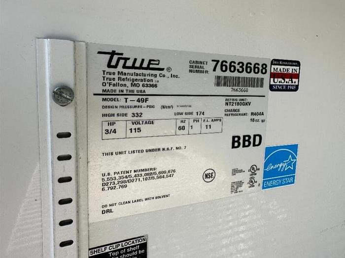Refurbished TRUE TWO DOOR FREEZER. BRAND / MODEL: TRUE T-49F -