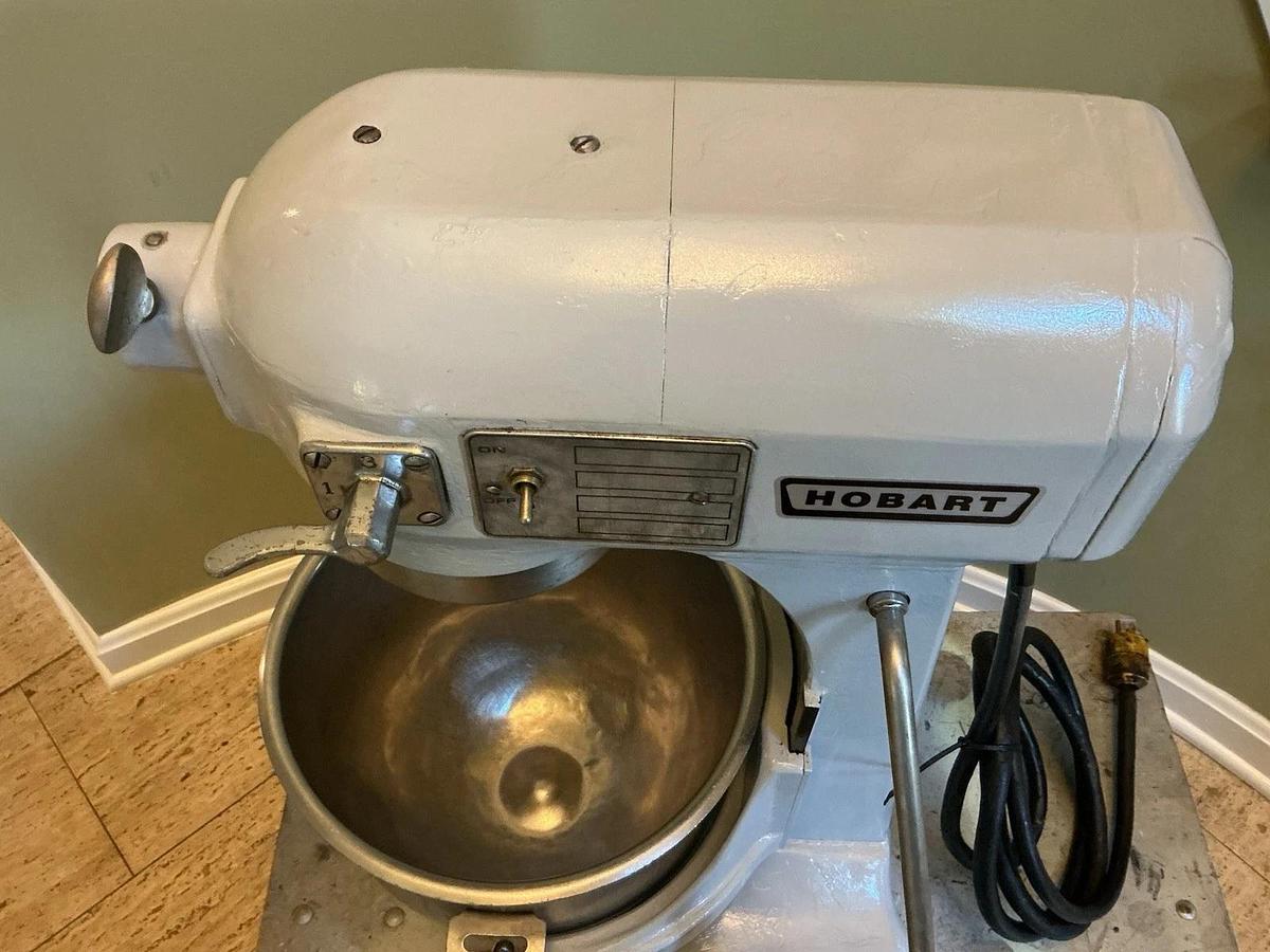 Used Hobart A200 20 Quart Commercial Bakery Mixer SS Bowl & 3 Attachments in Ohio