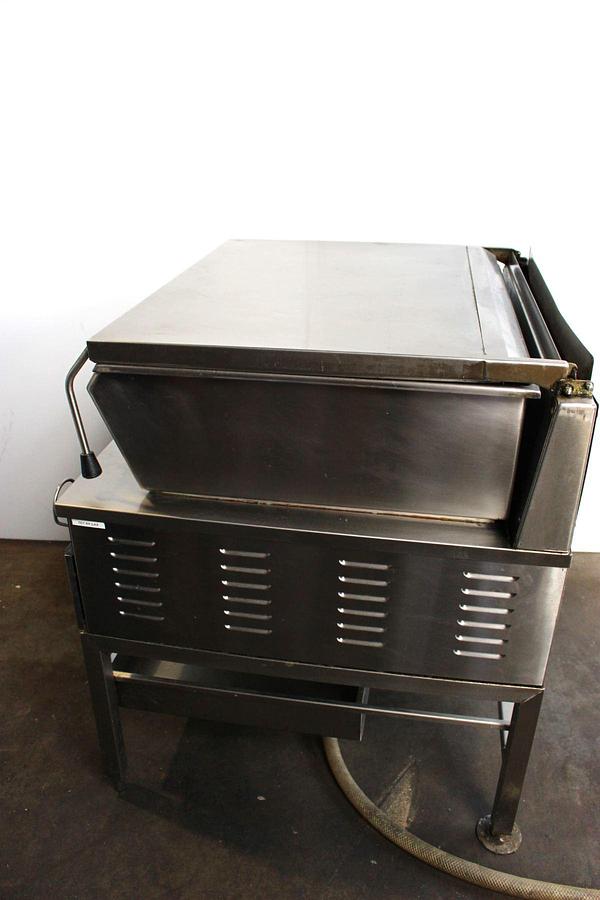 Refurbished GARLAND F30E-L ELECTRIC TILTING SKILLET, 208V 3PH