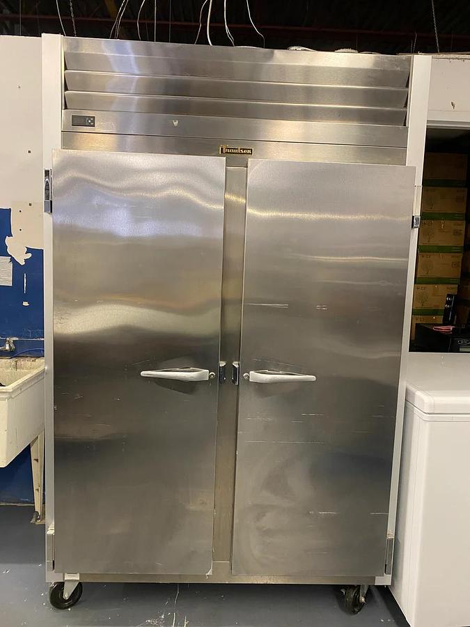 Used Traulsen G-Series 52” Solid 2 Door Stainless Steel Reach-In Refrigerator