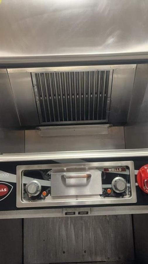 Used WELLS ELECTRIC VENTLESS GRIDDLE & STORAGE BASE