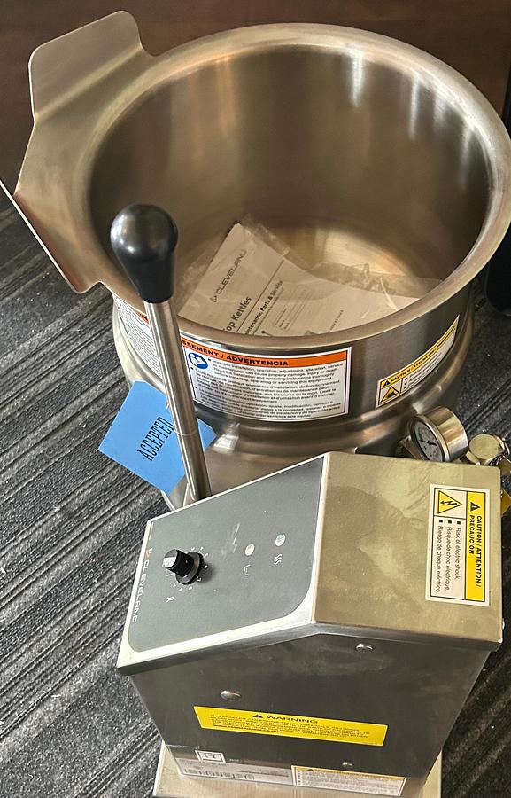 Used 2025 Cleveland 6-Gallon Tilting Steam Kettle - NEAR NEW