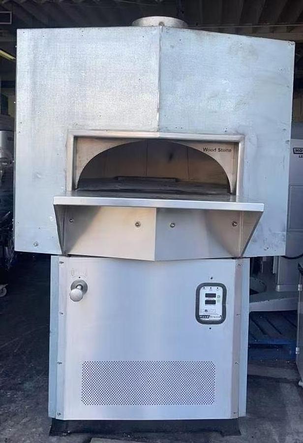Used WOODSTONE PIZZA OVEN GAS 5FT “MT ADAMS "