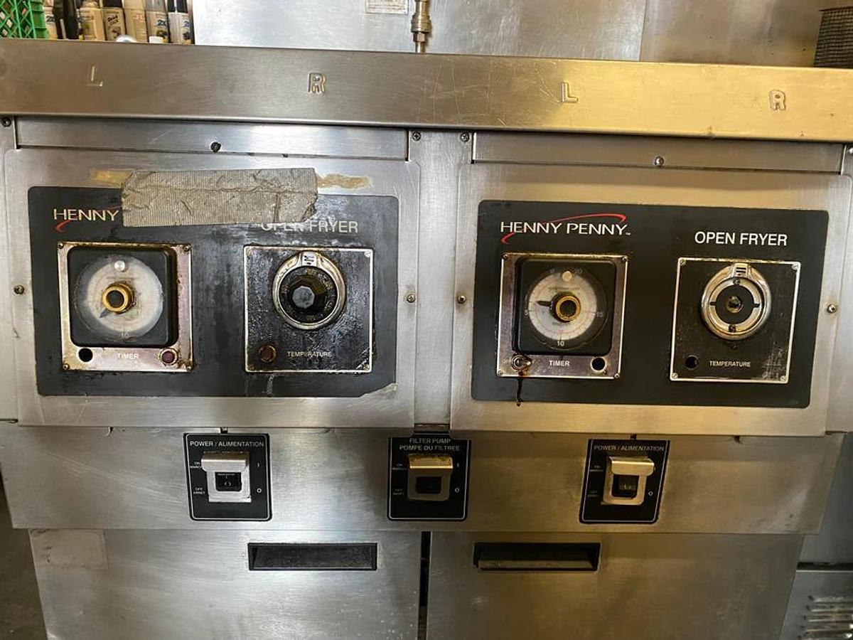 Used Henny Penny OFG-322 Natural Gas Double Deep Fryer