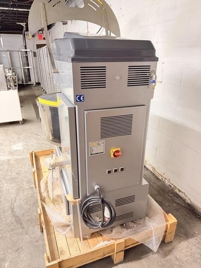 Used BRAND NEW - SOLEM 200 QT SPIRAL MIXER 